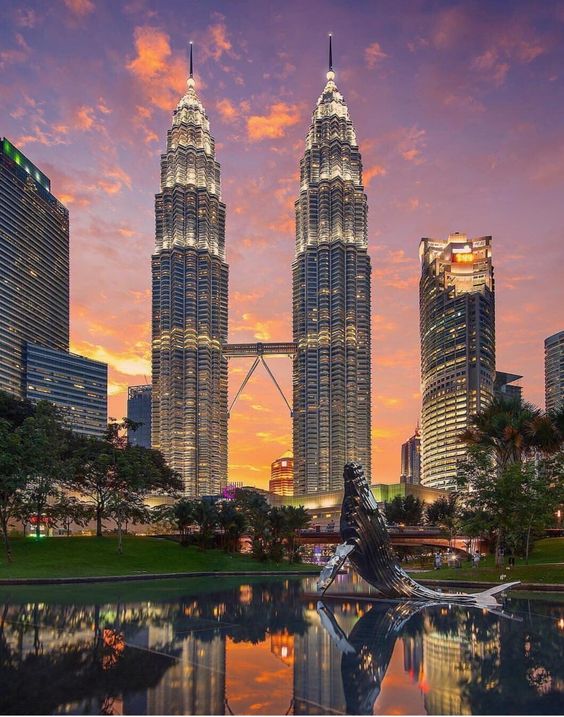 Tháp Đôi Petronas Twin Towers