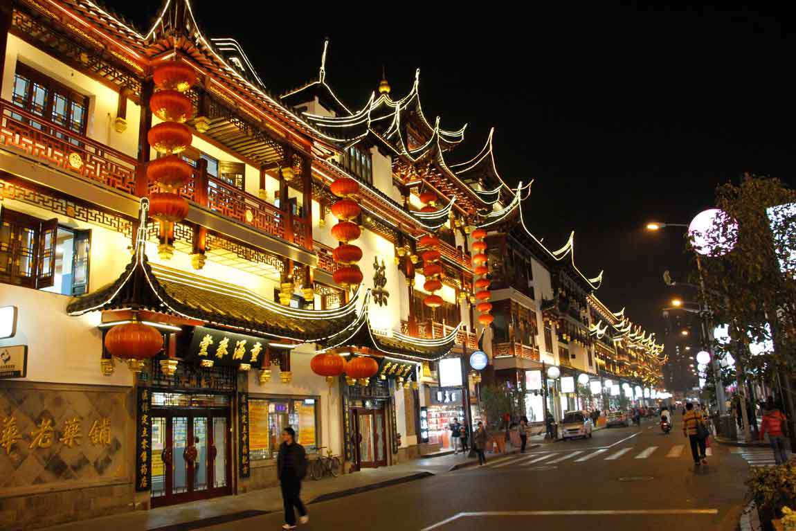 uratravel_Phố bar Hậu Hải