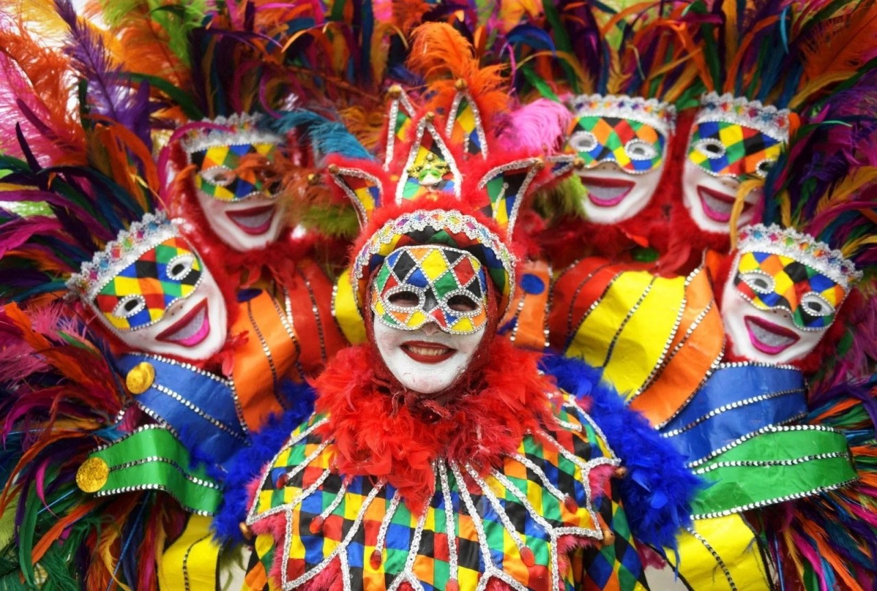 Lễ hội hóa trang Binche Carnival Lễ hội hóa trang Binche Carnival