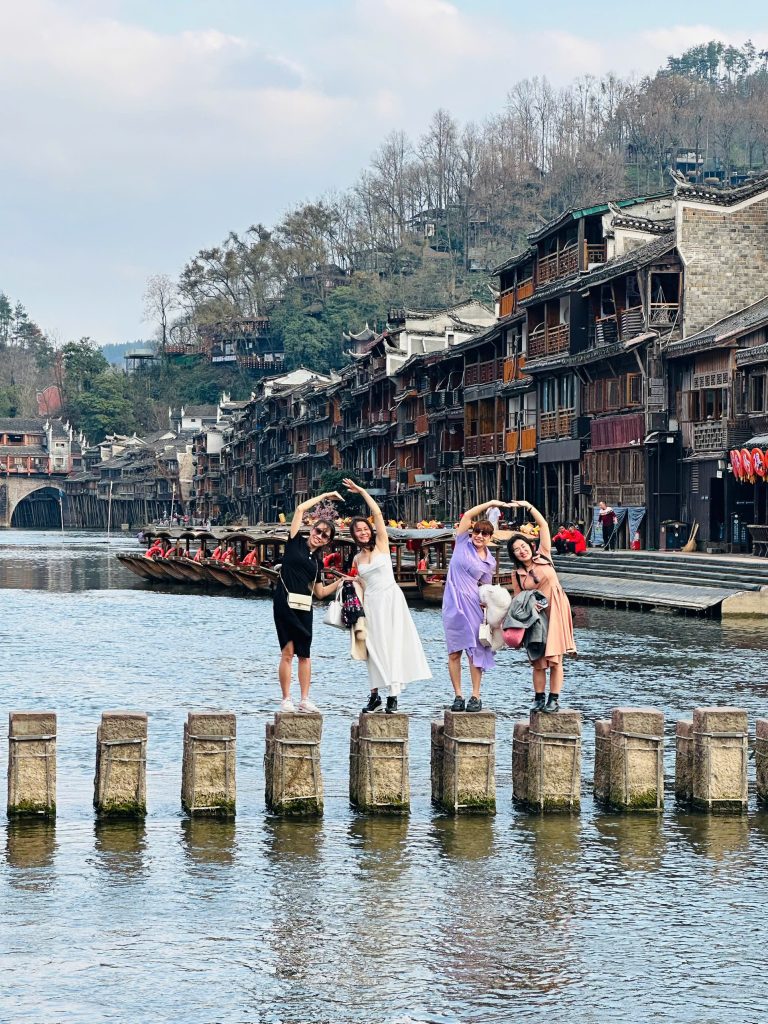 Du lịch cùng Uratravel