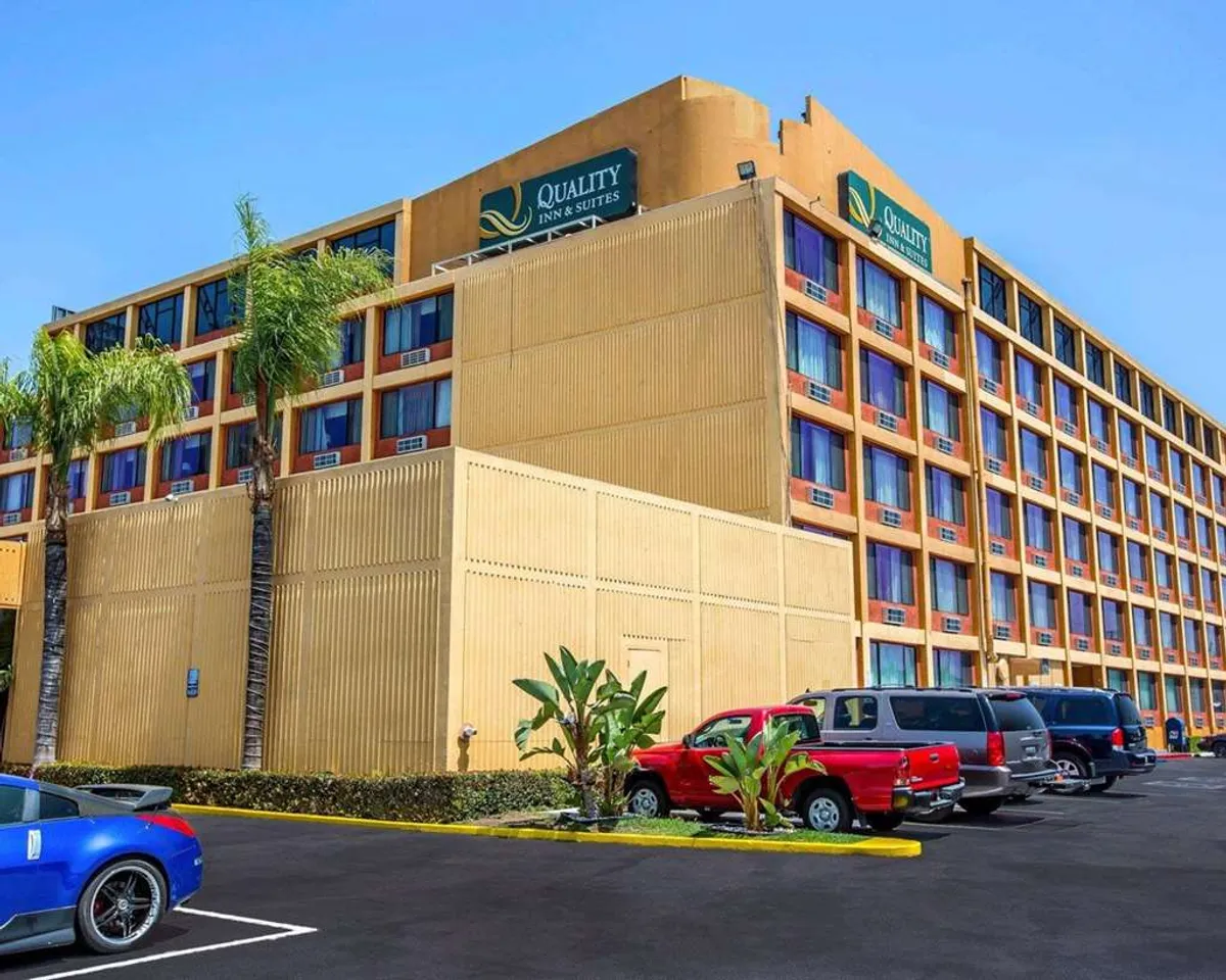 Quality Suites Montebelo hotel