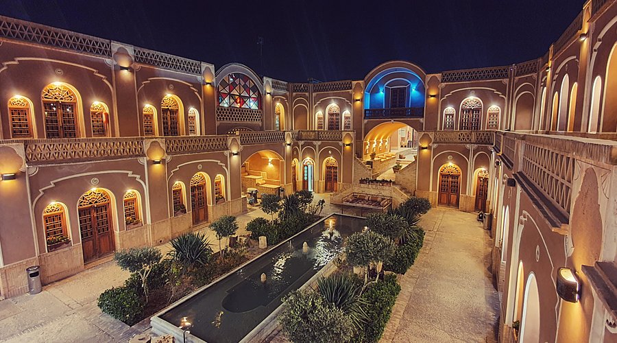Khách sạn Caravanserai